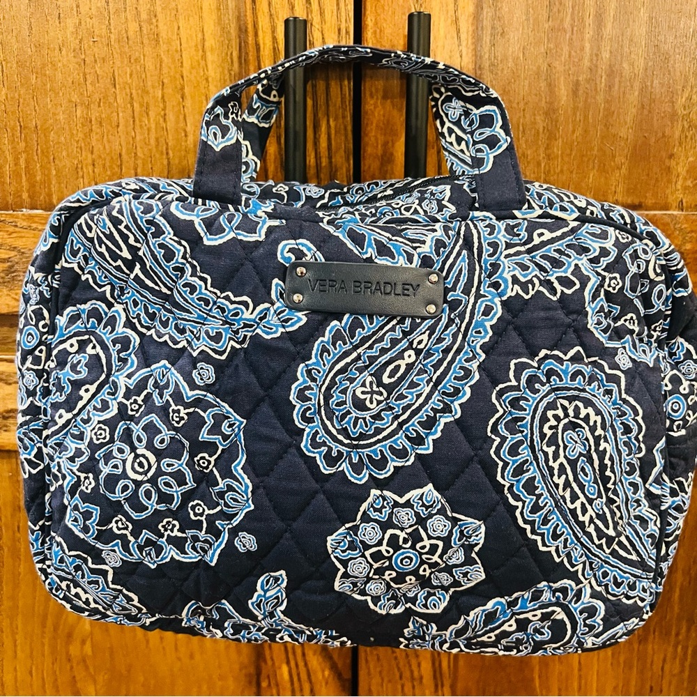 VERA BRADLEY Zip Cosmetic Case - Blue Bandana - Navy - New without Tag